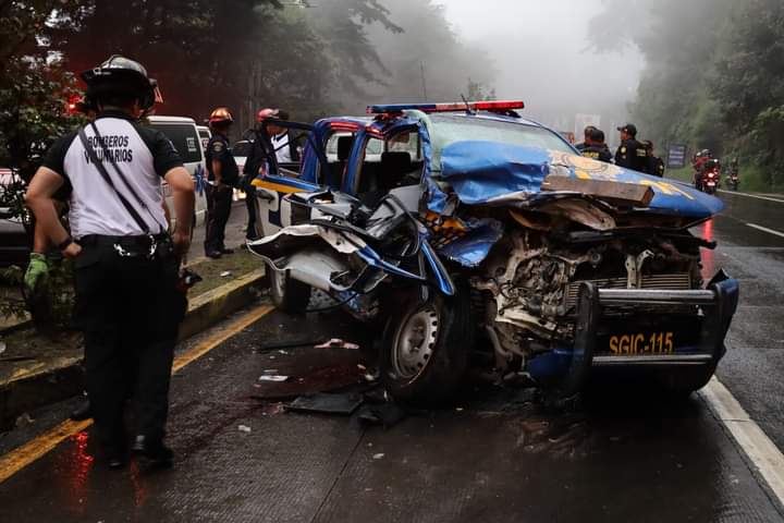 Choque entre camioneta de los transportes extra urbanos y unidad de la ...