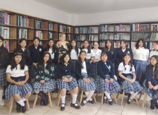 Estudiantes participan en taller de emprendimiento en San Marcos